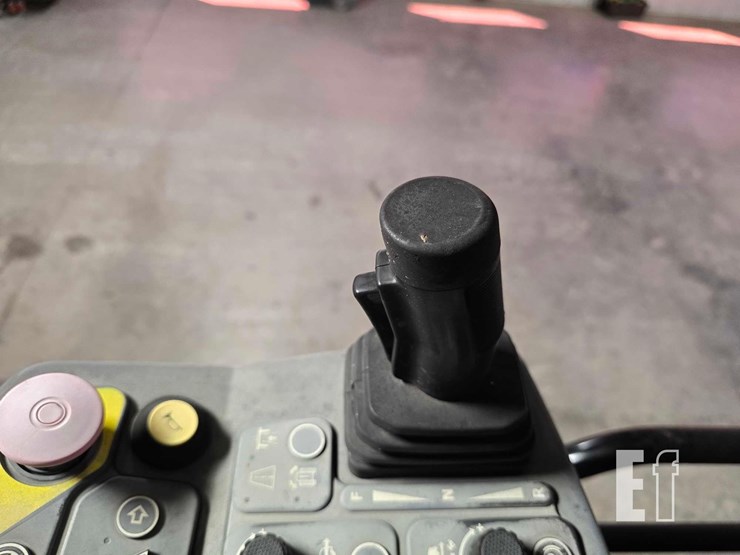 2016-caterpillar-ap-600f-image-19