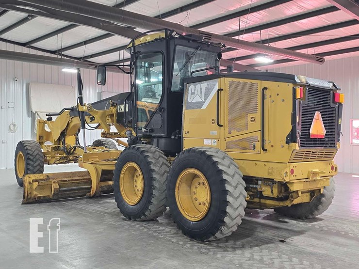 2009-caterpillar-120m-image-4
