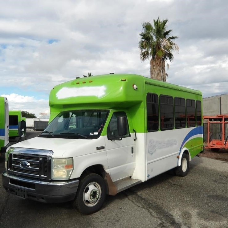 2016 FORD E450