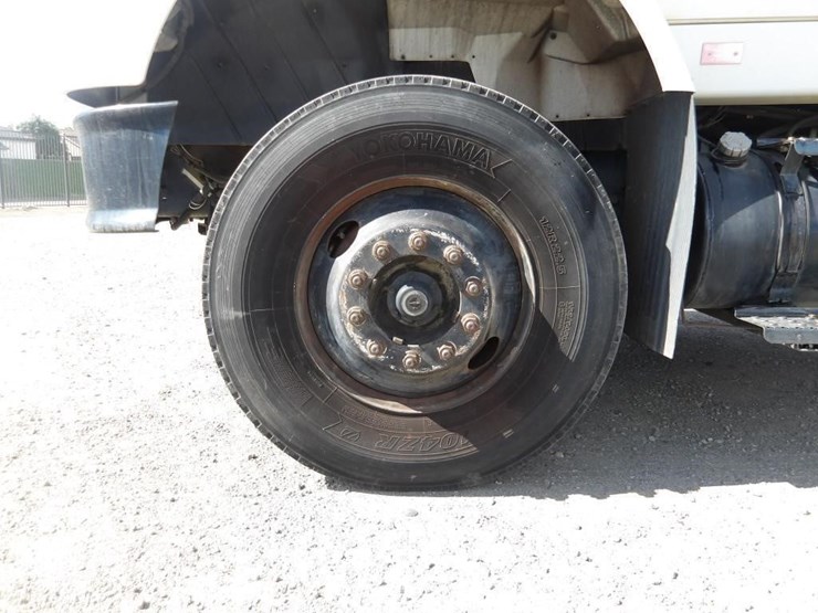 2007-international-7600-equipment-hauler-truck-image-7