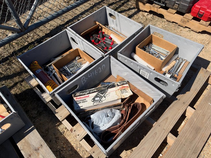 #41620-•-sockets,-wrenches,-and-screwdrivers-image-2