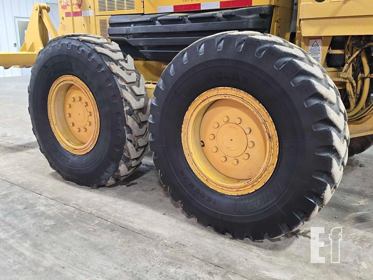 2004-caterpillar-143h-image-28