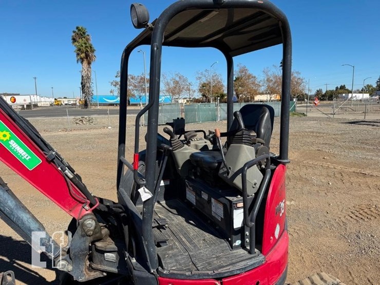 2020-yanmar-vio35-6a-image-8