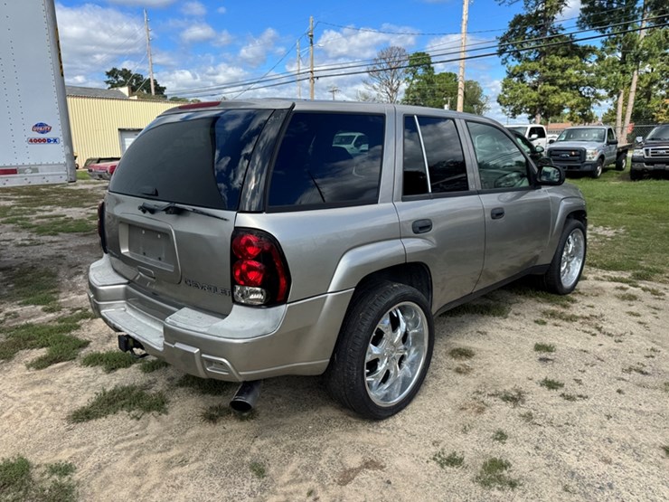 2003-chevrolet-trailblazer-ls-suv-image-3
