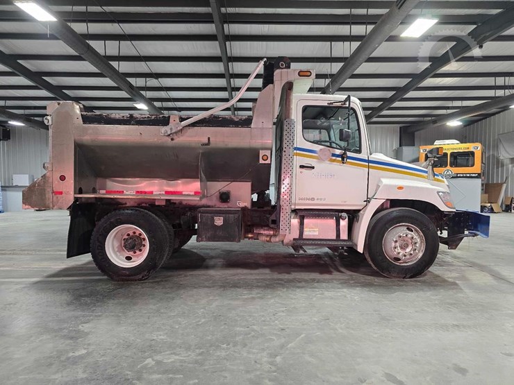 2010-hino-338-image-6