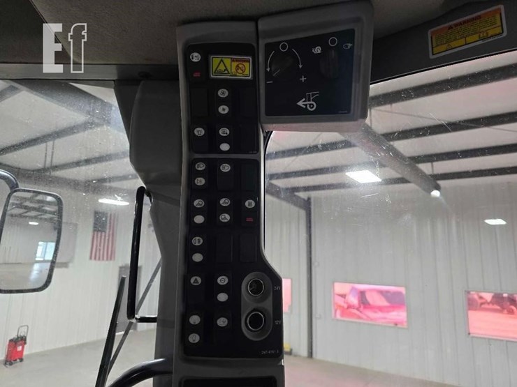 2010-caterpillar-120m-awd-image-20