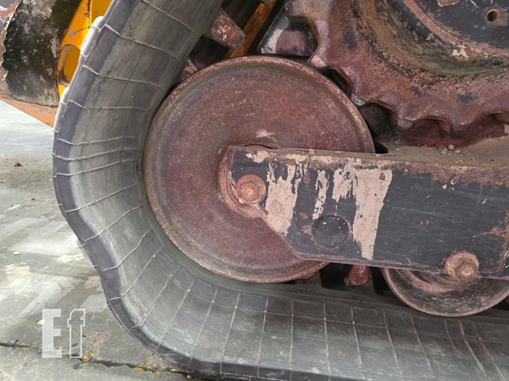 2021-jcb-3ts-8t-image-31
