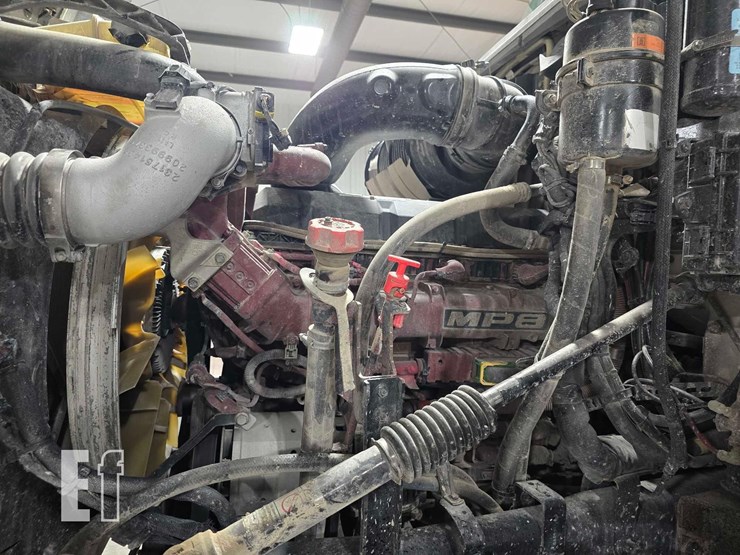2020-mack-granite-64bt-image-31