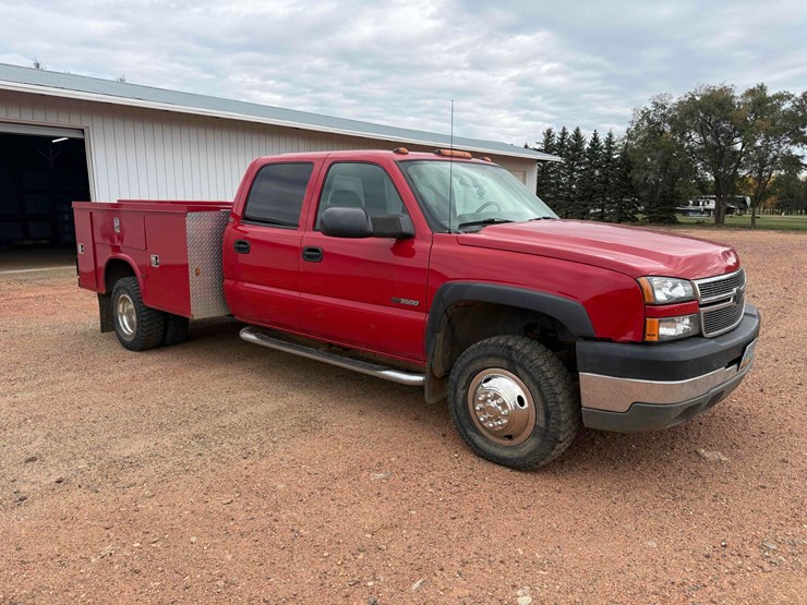 2004-cherolet-3500-service-pickup-image-2