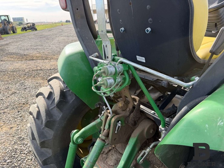 2014-john-deere-3039r-tractor-w/h165-loader-image-29