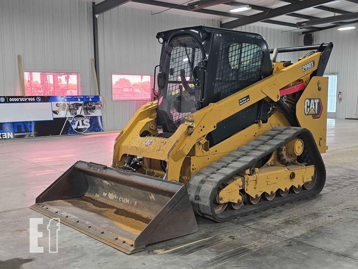 2021-caterpillar-299d3-image-1