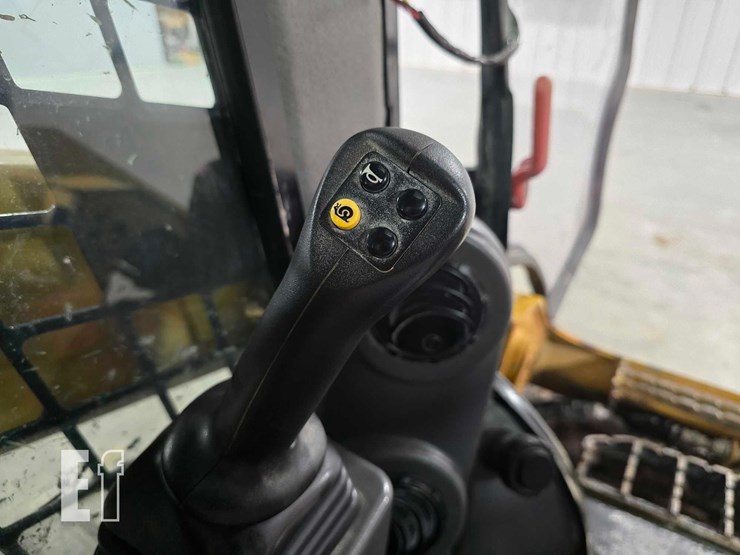 2022-caterpillar-289d3-image-15