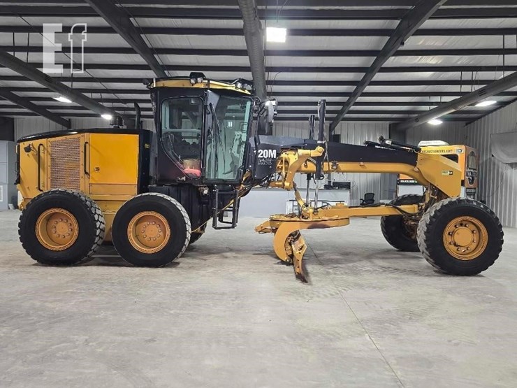 2010-caterpillar-120m-awd-image-6