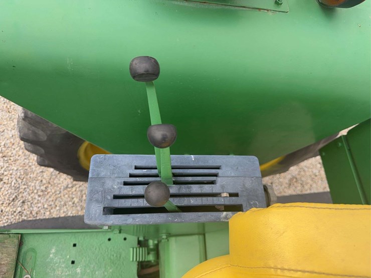 john-deere-3020-image-51