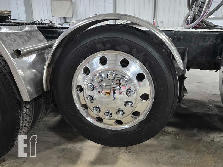 2020-mack-granite-64bt-image-26