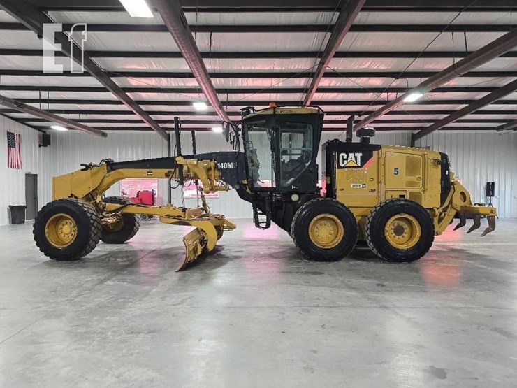 2011-caterpillar-140m2-image-2