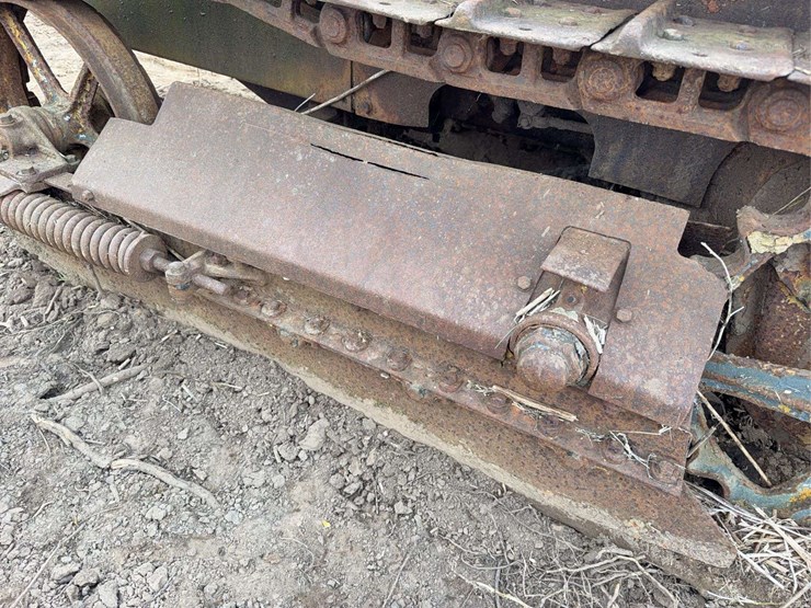 caterpillar-ten-image-39