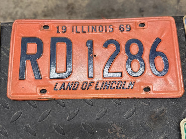 il-license-plates-image-5