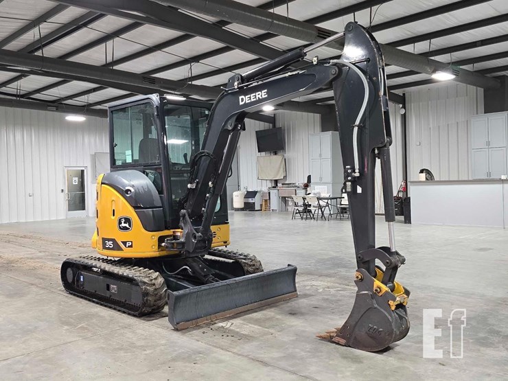 2025-deere-35-p-tier-image-2