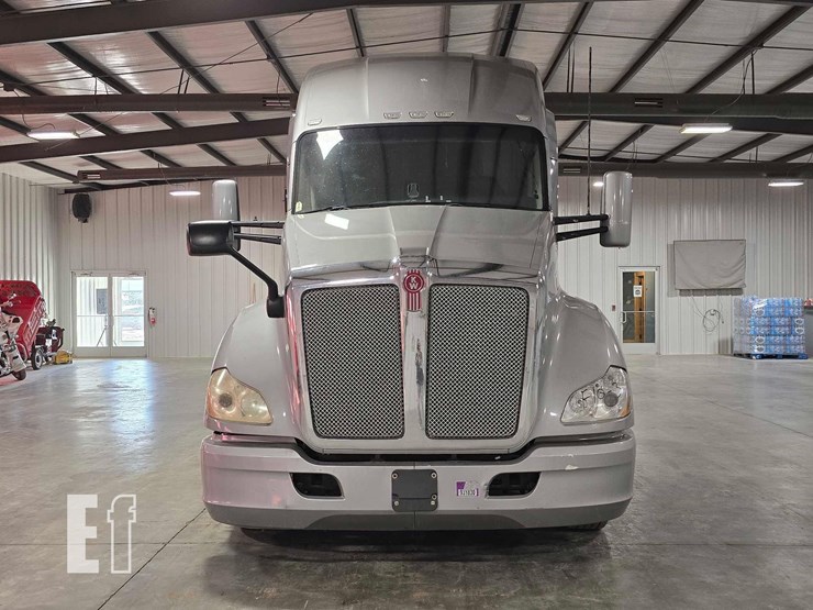 2020-kenworth-t680-image-7