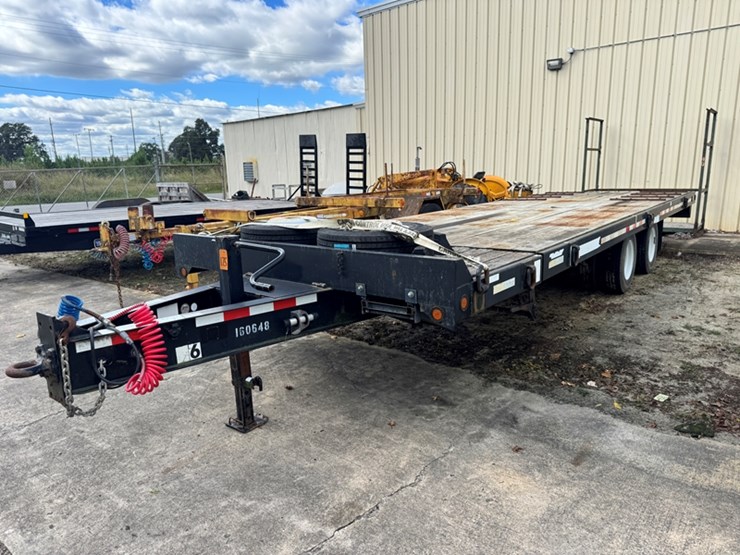 2011-towmaster-t-24t-tilt-deck-deck-over-equipment-trailer-24'-tilt-+-4'-stationary-dual-tandem-axle-image-1