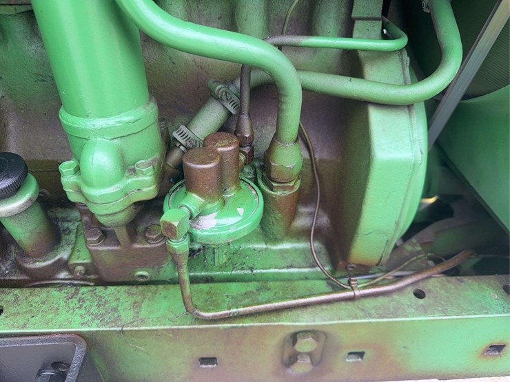 john-deere-3020-image-33