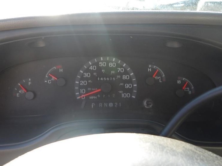 2002-ford-e350-image-19