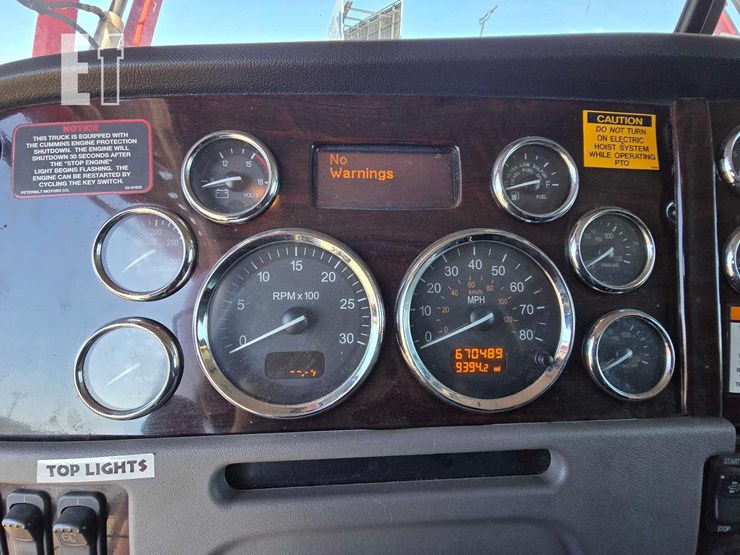 2014-peterbilt-388-image-14