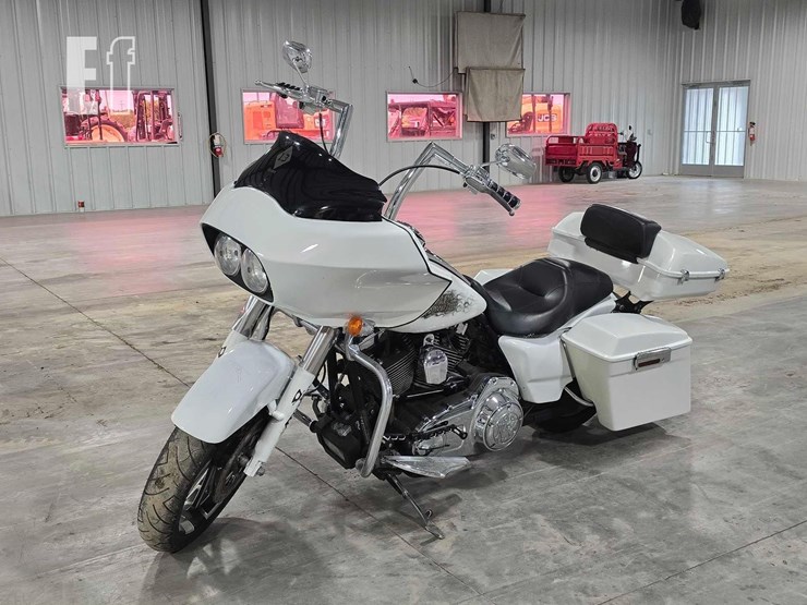 2013-harley-davidson-road-glide-image-1