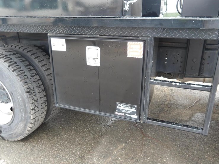 2009-chevrolet-c7500-service-truck-image-13