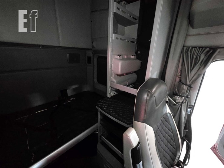 2020-kenworth-t680-image-18
