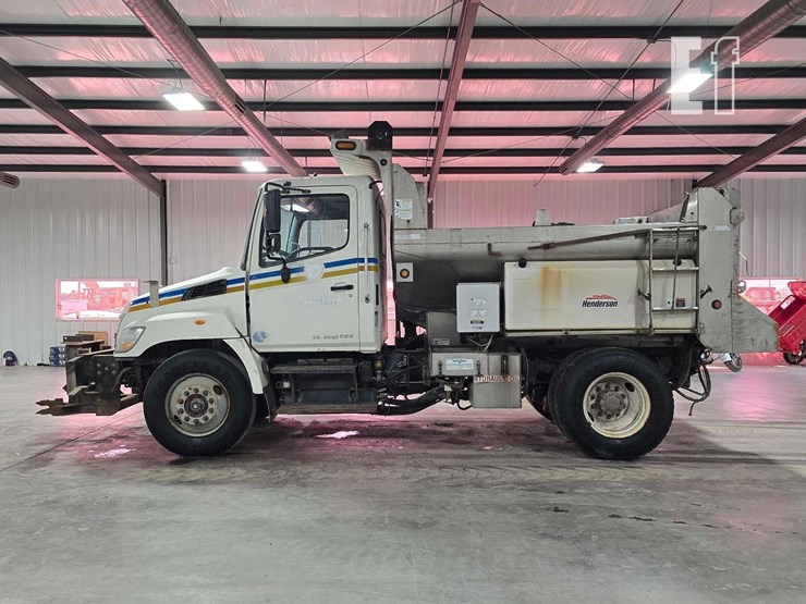 2010-hino-338-image-5