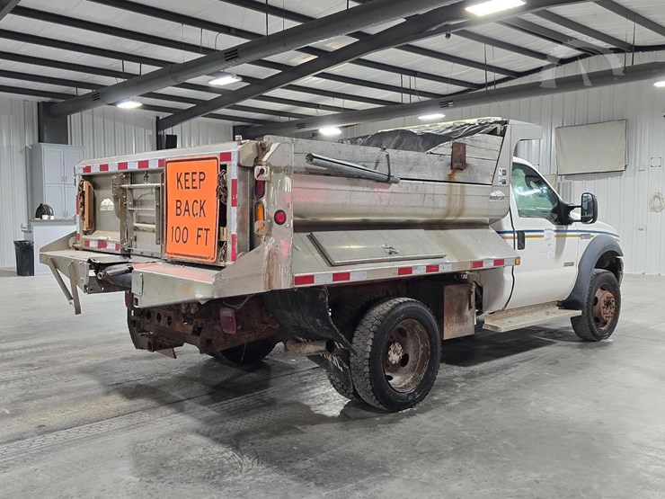 2007-ford-f550-image-3