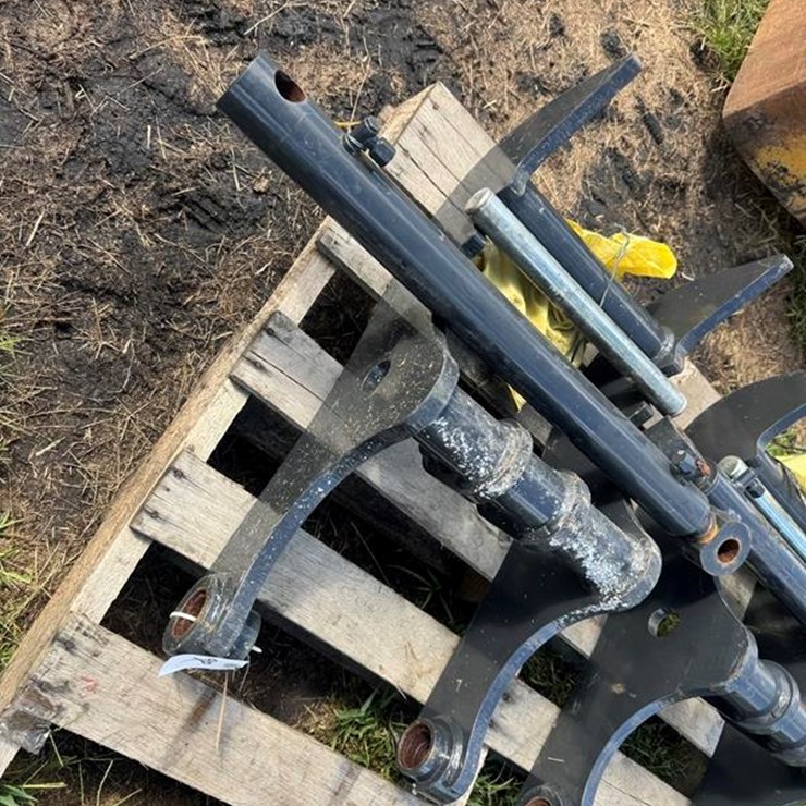 OEM BOBCAT E32/E35/E26 EXCAVATOR HYDRAULIC THUMB ATTACHMENT