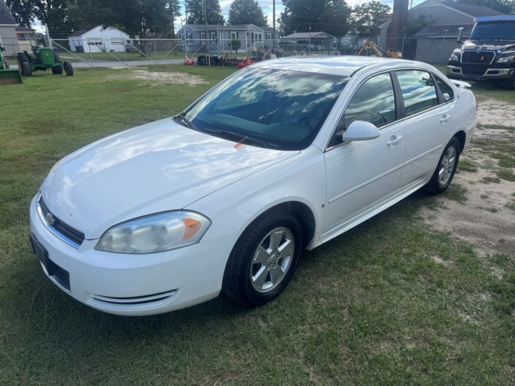 2009-chevrolet-impala-lt-sedan-122,548-miles-showing---2g1wt57k691252030-image-1