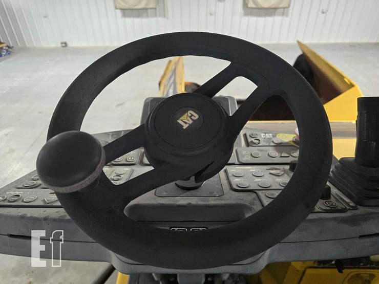 2016-caterpillar-ap-600f-image-12