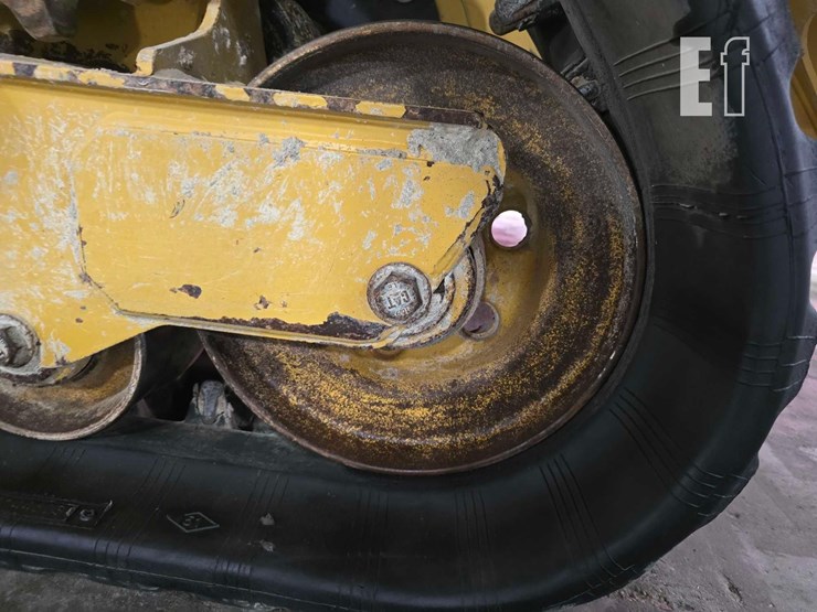 2021-caterpillar-289d3-image-30