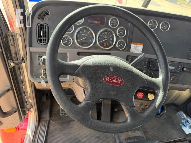 2012-peterbilt-386-image-13
