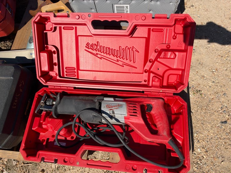#41621-•-power-tools,-handsaws,-sockets-and-wrenches-image-4