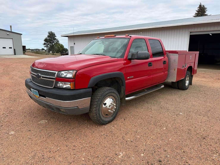 2004-cherolet-3500-service-pickup-image-1
