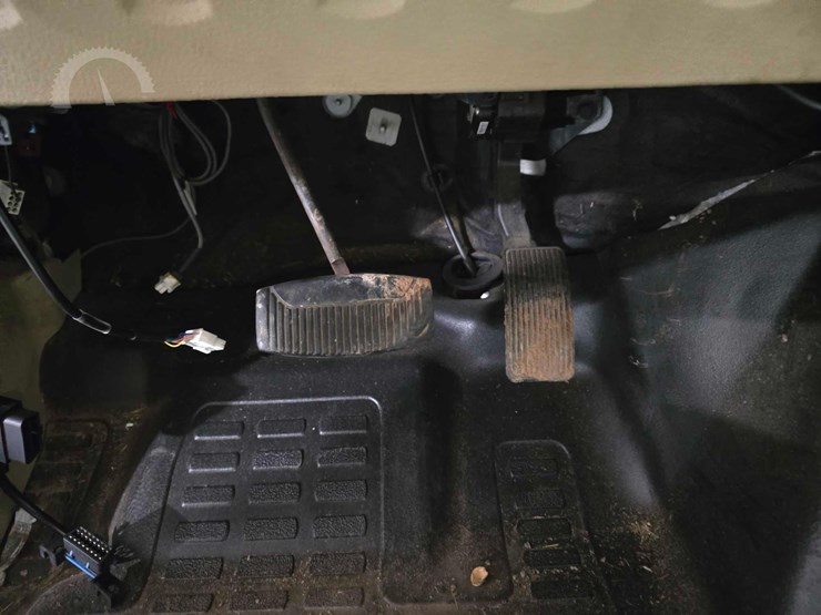 2010-ford-f550-image-11