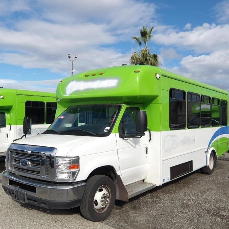 2017 FORD E450