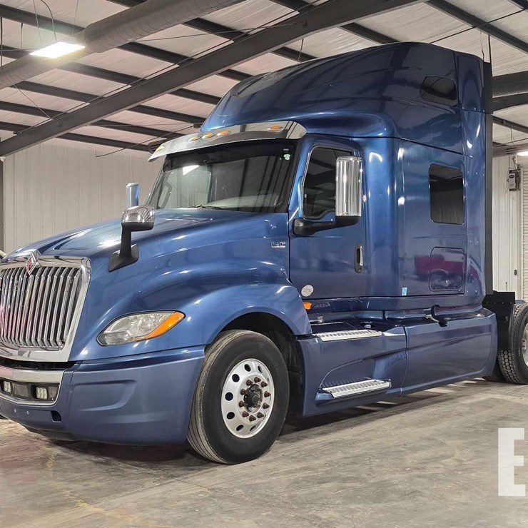 2018 INTERNATIONAL LT
