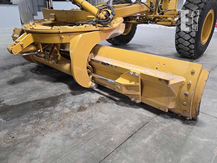 2022-caterpillar-140-image-11