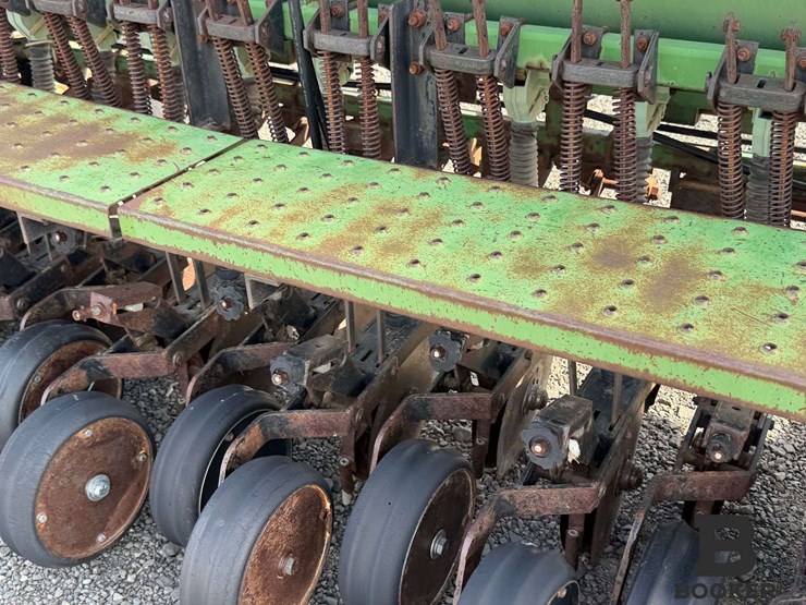 great-plains-solid-stand-grain-drill-image-8