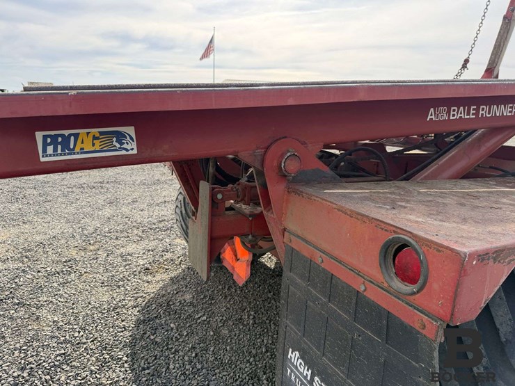 2002-proag-bale-runner-16k-bale-stacker-image-39