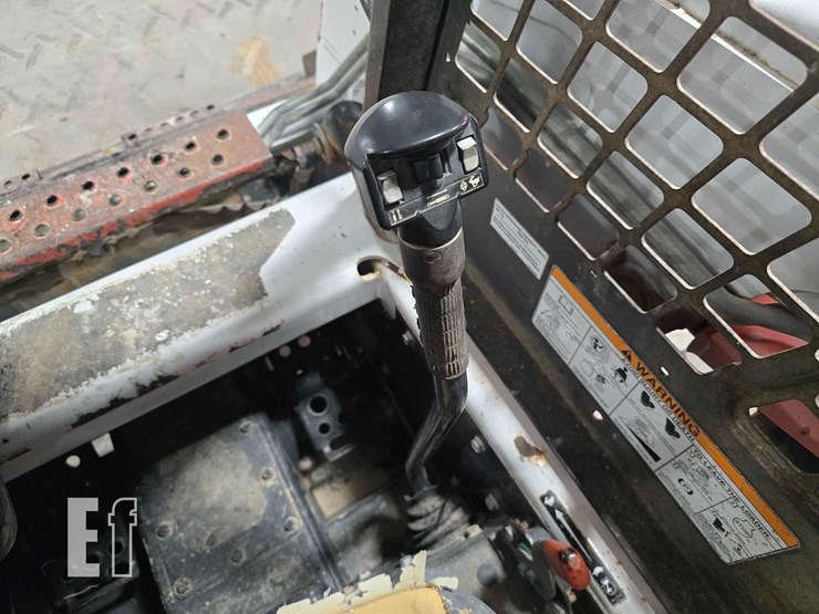 2012-bobcat-s150-image-15