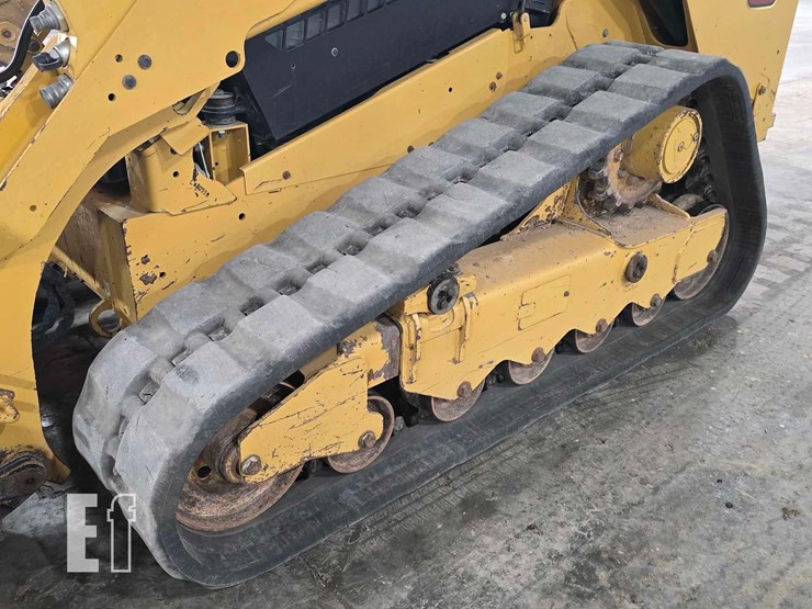 2021-caterpillar-299d3-image-30