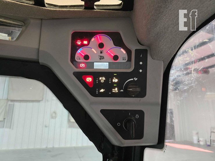 2021-jcb-3ts-8t-image-19
