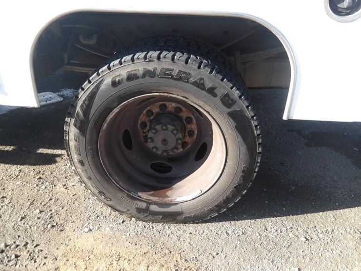 2010-ford-f450-mechanics-truck-image-8